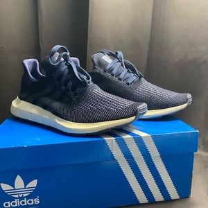 Navy blue Adidas SWIFT RUN M